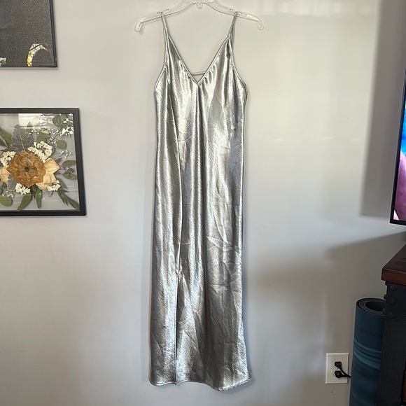 NWT - J.O.A. Strappy V-Neck Sleeveless Midi Dress - Picture 2 of 6